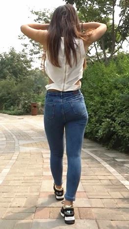 模拍牛仔妹子