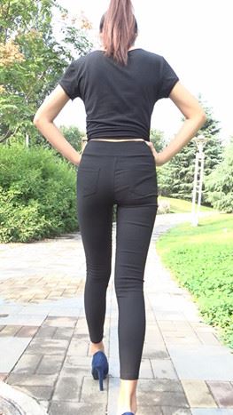 模拍紧身黑裤美女（一）