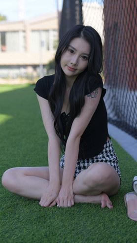 不想迟到的女孩【套图+视频】