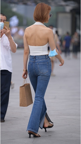 短发牛仔裤小姐姐(100P)[2.34G/JPG]
