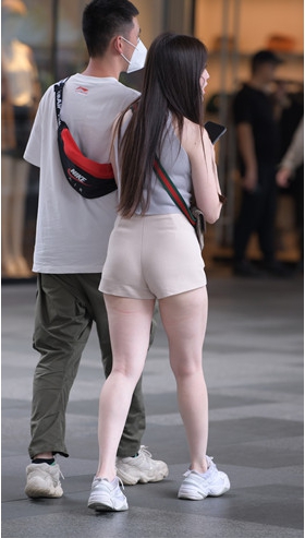 皮肤很好的白嫩美女(93P)[1.91G/JPG]