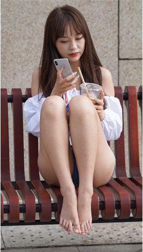 清新可爱的热裤女孩【套图+视频】
