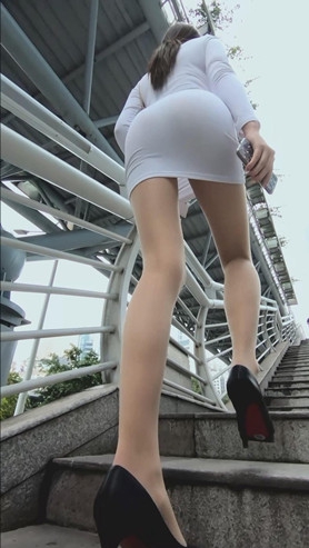 模拍性感的连体包臀裙美女[1.25G/MP4]