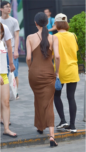 长裙美女(61P)[840M/JPG]