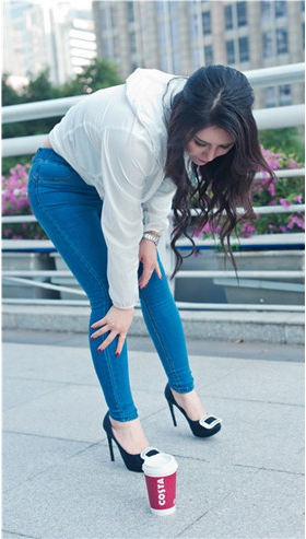 模拍漂亮牛仔裤紧身美臀美女【套图+视频】