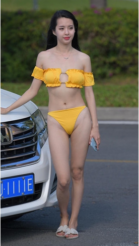 黄色比基尼小姐姐【套图+视频】