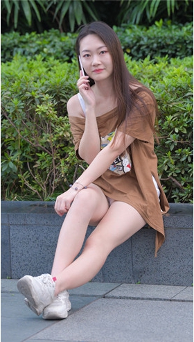 打电话的漂亮小姐姐(27P)[425M/JPG]