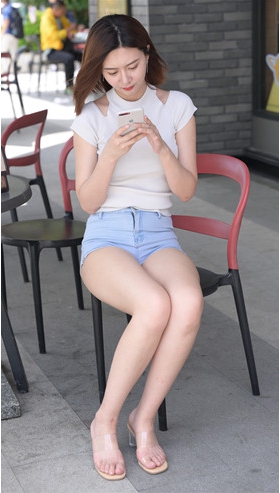 （套图）热裤美女(1064P)[17.43G/JPG]