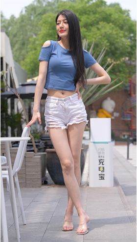白色热裤美女(570P)[11.4G/JPG]