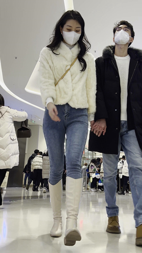 气质牛仔美女