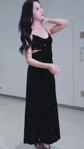 黑色长裙美女