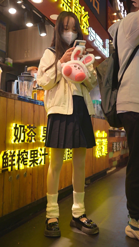 肉丝百褶裙美女
