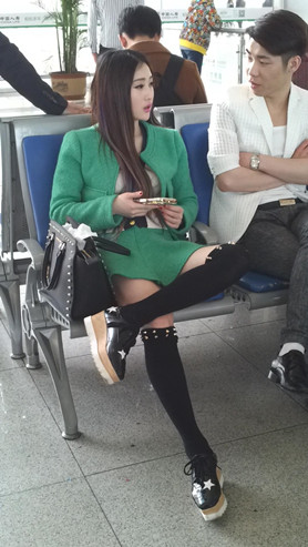 绿衣小姐姐