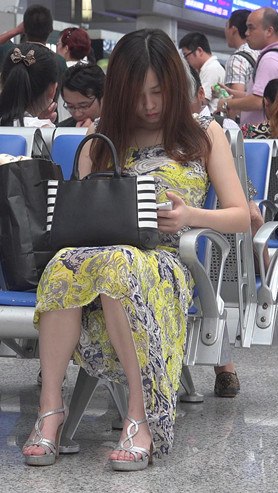 长裙女孩