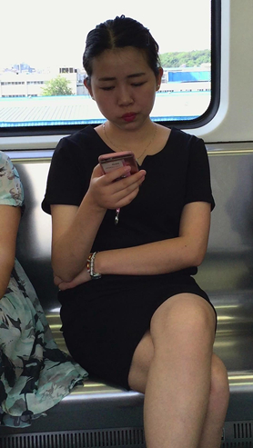 黑色OL制服短裙美女