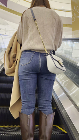 高靴牛仔妹