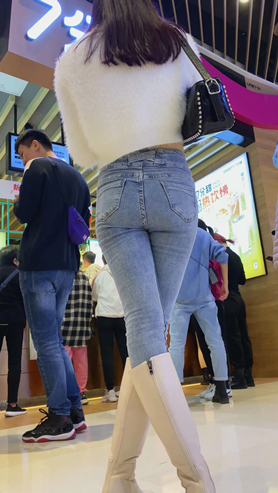 牛仔高靴美女