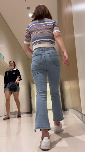 圆润牛仔小姐姐