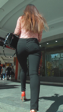 超紧黑裤妹子