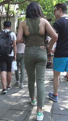 丰满的妹子