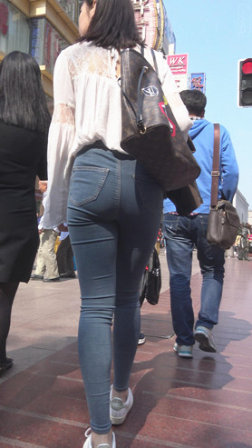 极品牛仔紧身裤美女《一》