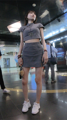 灰裙美女