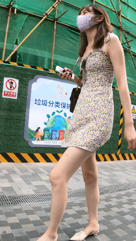 吊带连衣裙美女