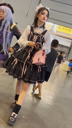 萝莉小姐姐