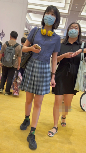 短发妹子