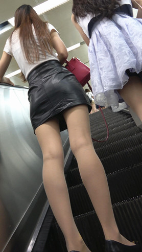 黑色皮裙小姐姐