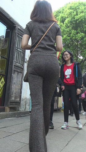 圆润美妇
