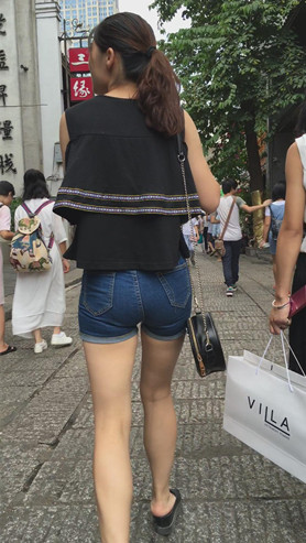 圆润少妇