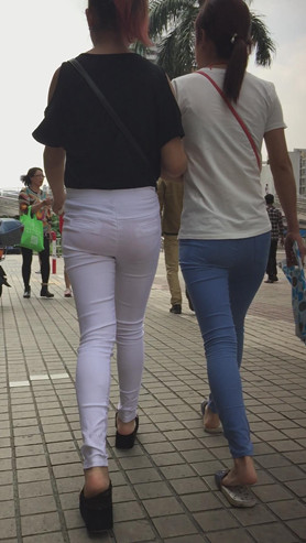 高腰白裤妹子