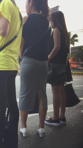 灰色长裙美女