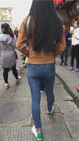 长发牛仔妹