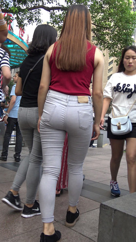 紧身牛仔裤MM