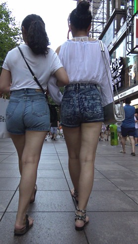 牛仔热裤MM