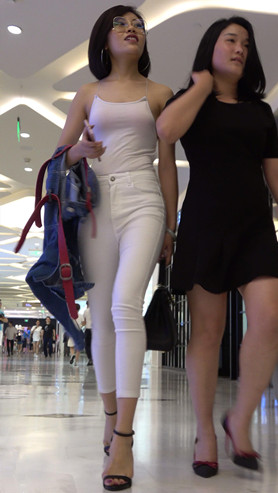 白裤长腿妹子
