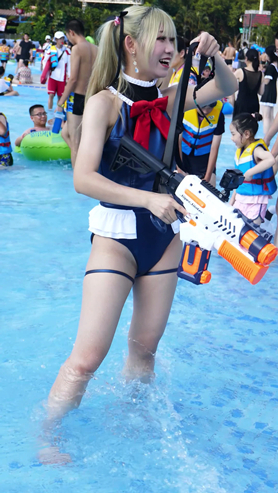 水上乐园cos妹