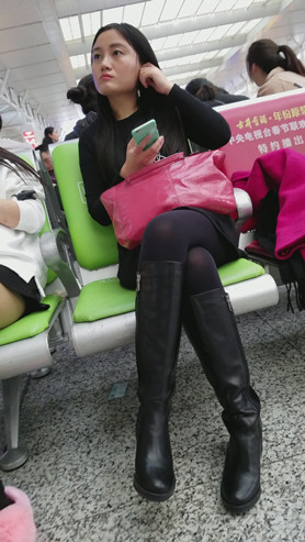 黑丝高靴妹子