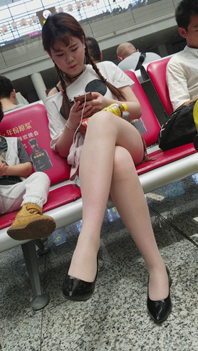 双马尾肉丝小妹
