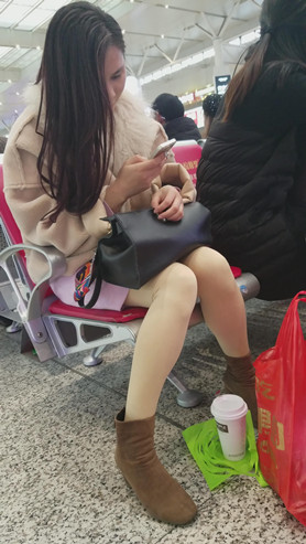 肉色丝袜小姐姐