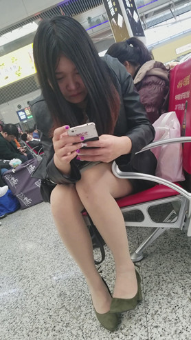 皮衣肉丝小妹