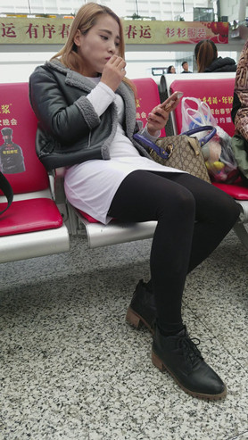 黑丝妹子