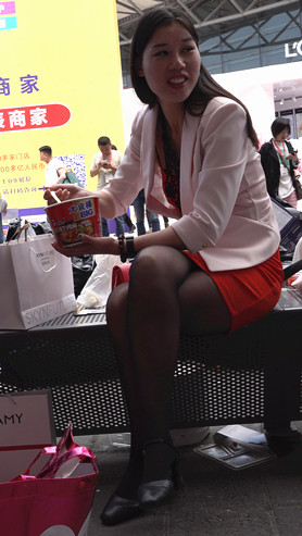 黑丝妹子