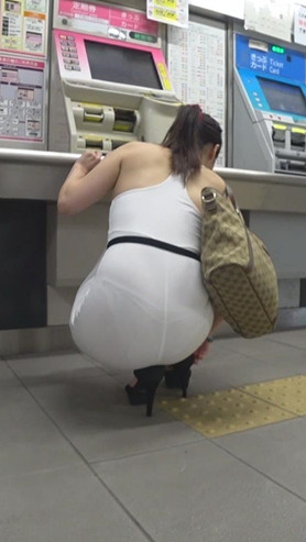 白色微透连体裙