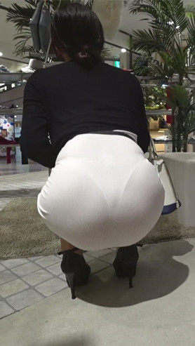 高腰紧身包臀白裙美眉