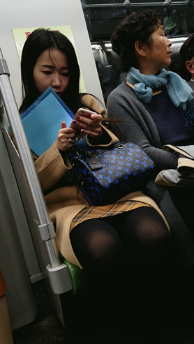 黑丝美腿美眉