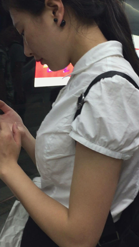 地铁站拍摄OL职业装美女