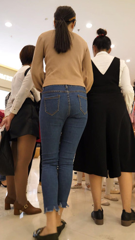 牛仔裤小妹